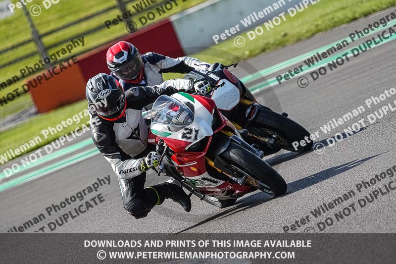 donington no limits trackday;donington park photographs;donington trackday photographs;no limits trackdays;peter wileman photography;trackday digital images;trackday photos